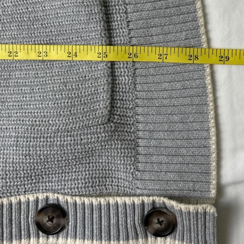 Old Navy Womens Grey Knit Cotton Cardigan Sweater Size XXL Tennis Varsity Preppy - Picture 6 of 8